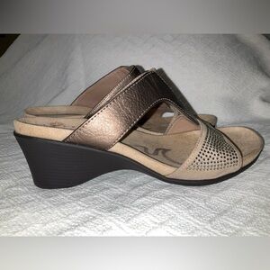 Nicole Wedge no buckle Sandals